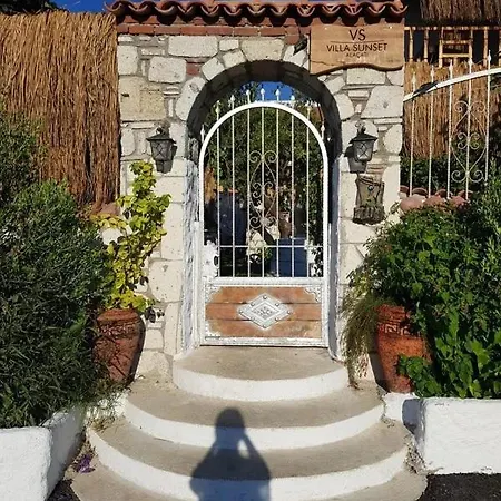 Alaçatı Sunset Butik Otel *