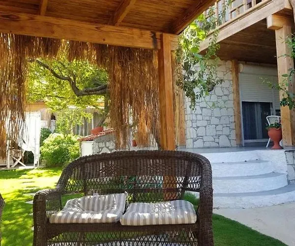 Alacati Sunset Butik 酒店 *